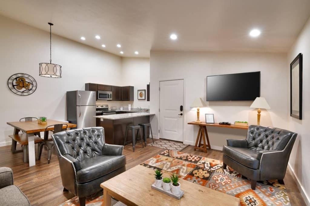 5J Top Floor RedCliff Condo, Pool&Hot Tub Moab Exterior foto